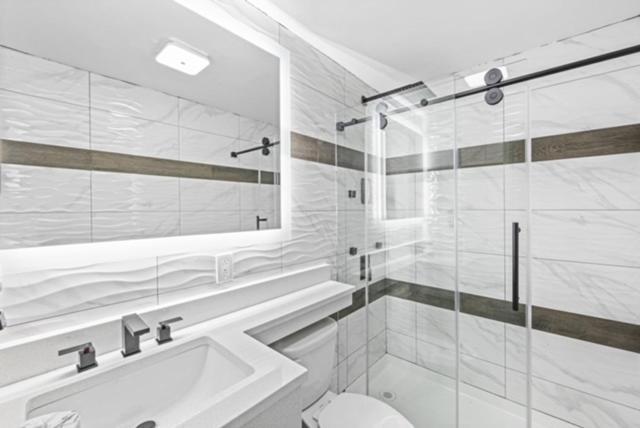 Hotel Opus Bronx Near Bay Plaza Mall New York Kültér fotó