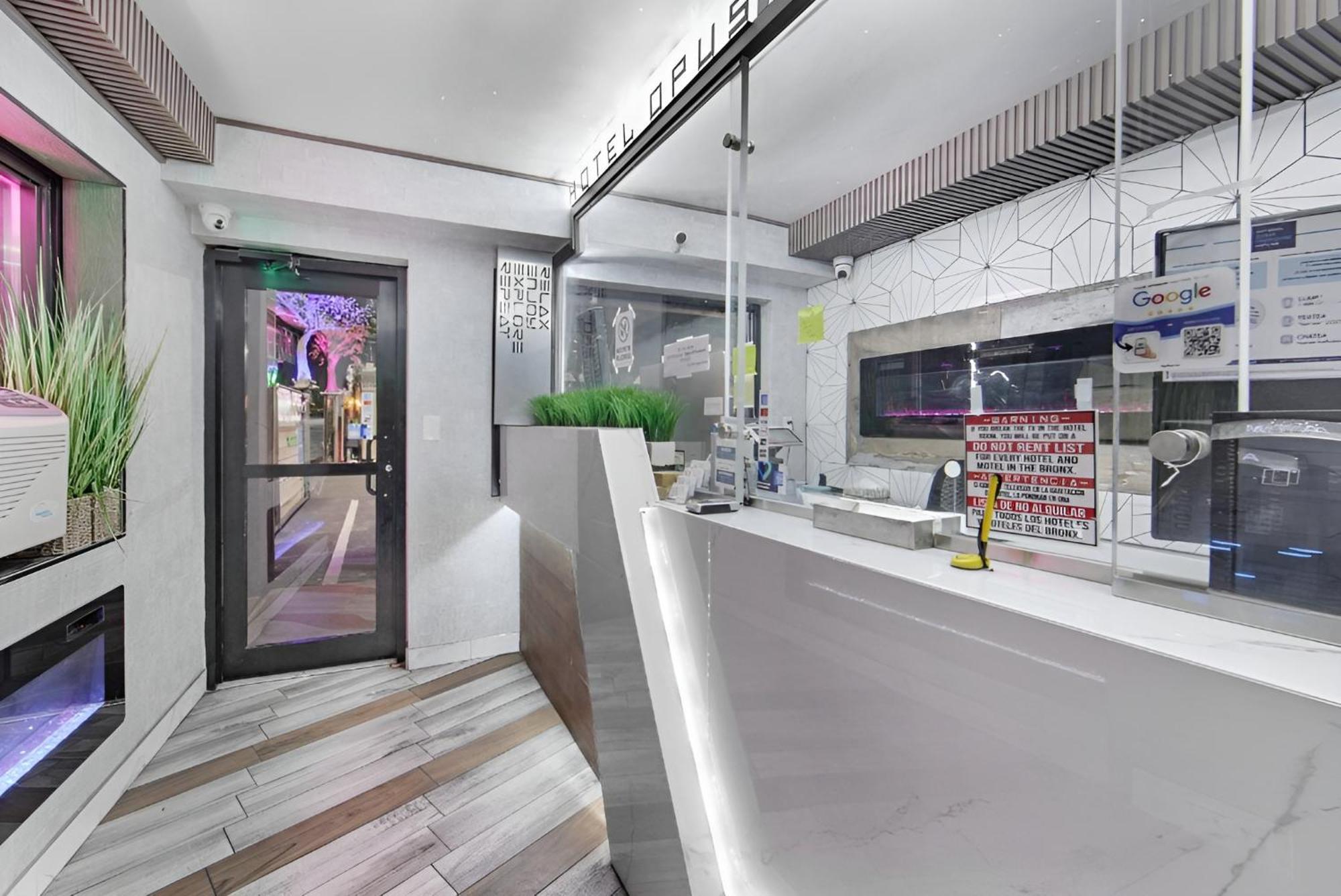 Hotel Opus Bronx Near Bay Plaza Mall New York Kültér fotó